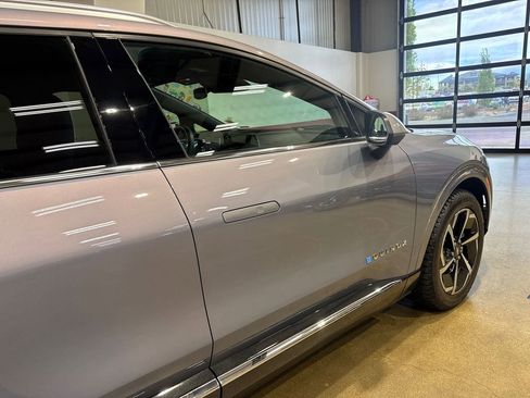 Used 2024 Chevrolet Equinox EV LT FWD image 45