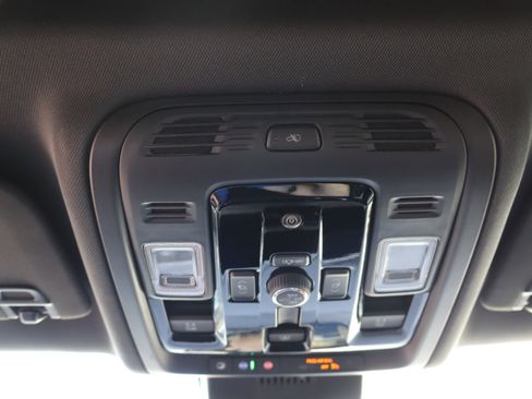 Used 2026 Chevrolet Suburban High Country image 33