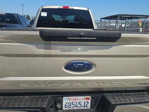 Used 2017 Ford F250 XLT w/ XLT Value Package AWD/4WD image 5