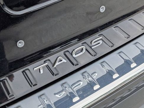 New 2026 Volkswagen Taos SE FWD image 16