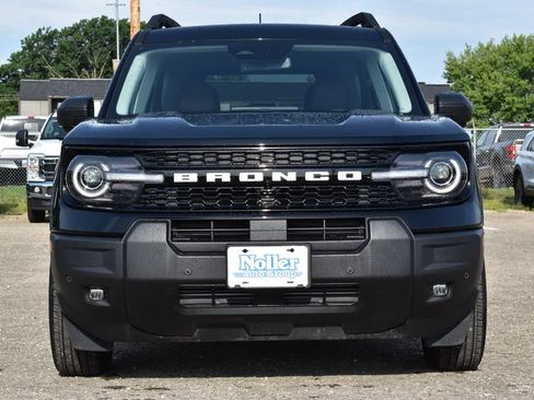 Certified 2025 Ford Bronco Sport Outer Banks w/ Outer Banks Tech Package+ AWD/4WD image 2