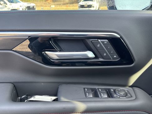 New 2026 Chevrolet Suburban RST image 16