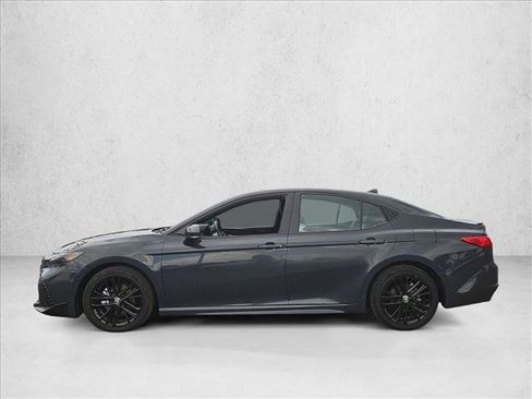 Used 2025 Toyota Camry SE FWD image 9