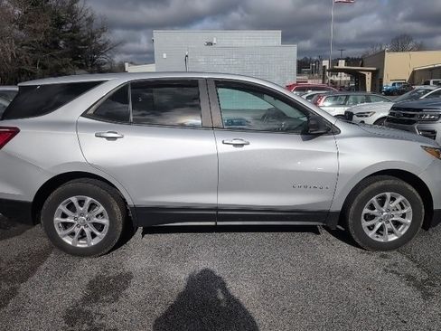 Used 2021 Chevrolet Equinox LS w/ LS Convenience Package image 10