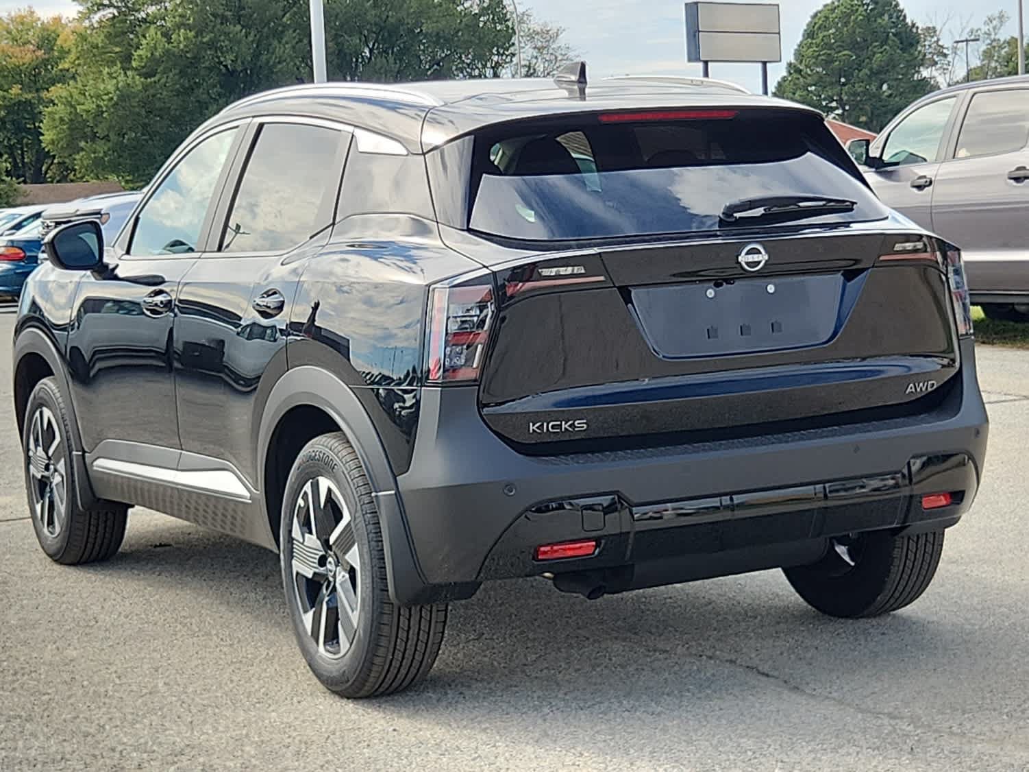 Used 2026 Nissan Kicks SV w/ Cold Weather Package AWD/4WD image 4