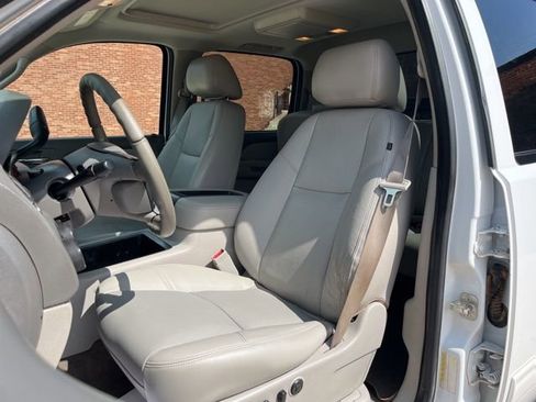 Used 2013 GMC Sierra 2500 SLT w/ Entertainment Package image 12