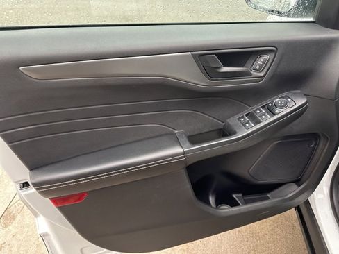 Used 2023 Ford Escape Active image 9