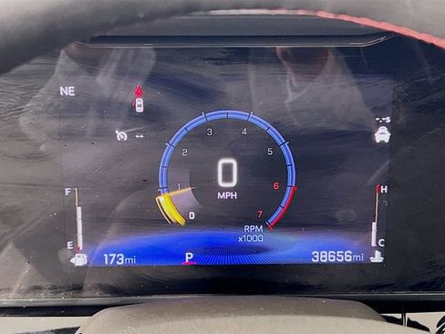 Used 2024 Chevrolet Trax RS w/ Sunroof Package image 12