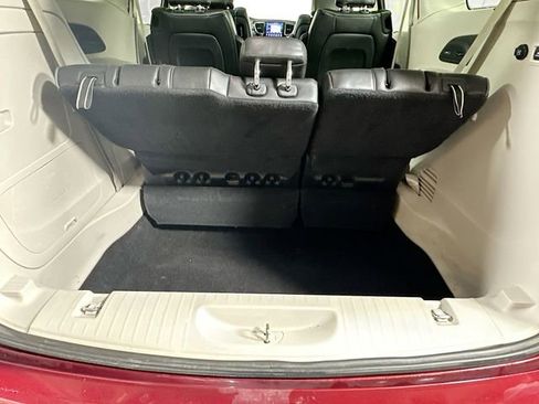 Used 2018 Chrysler Pacifica Limited w/ Tire & Wheel Group image 29