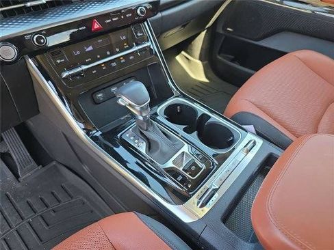 Used 2024 Kia Carnival SX Prestige FWD image 26