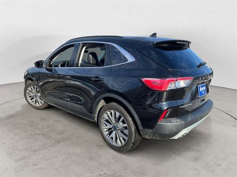 Used 2022 Ford Escape Titanium image 4
