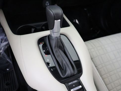 Used 2023 Honda HR-V LX image 43
