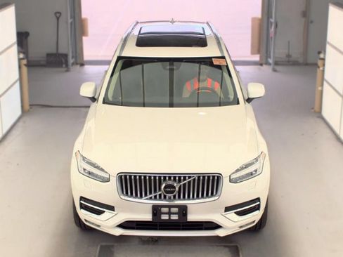 Used 2024 Volvo XC90 B6 Plus w/ Protection Package Premier AWD/4WD image 2
