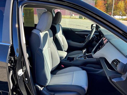 Used 2025 Subaru Outback Premium image 7