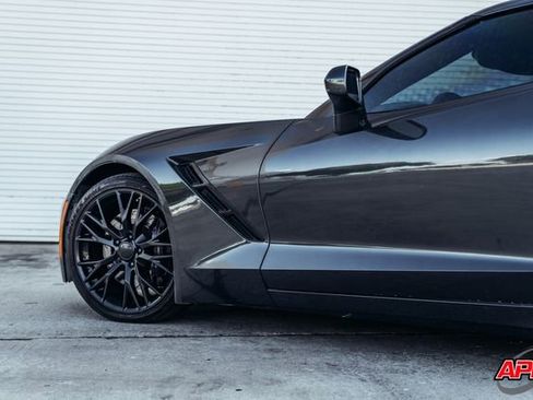 Used 2017 Chevrolet Corvette Stingray Coupe RWD image 28