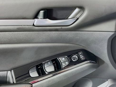 Used 2024 Nissan Altima 2.5 SR w/ SR Premium Package FWD image 19