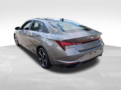 Used 2023 Hyundai Elantra SEL w/ Convenience Package FWD image 9