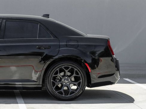 Used 2019 Chrysler 300 S RWD image 18