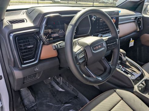 New 2025 GMC Canyon AT4 w/ Nightfall Edition image 11