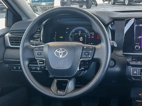 Used 2026 Toyota Camry LE w/ Convenience Package FWD image 24