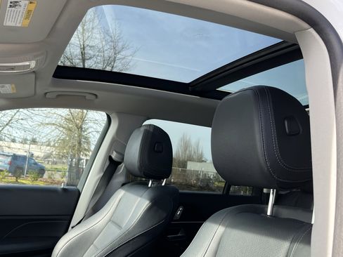 Used 2024 Mercedes-Benz GLS 450 4MATIC image 18