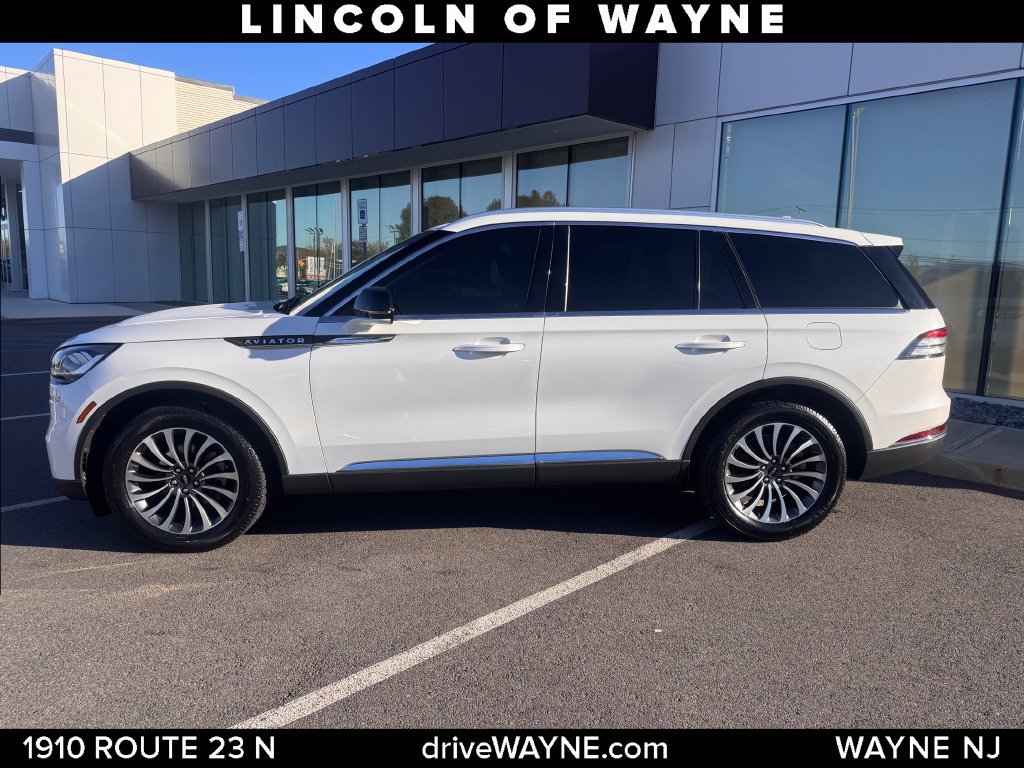 Certified 2024 Lincoln Aviator AWD w/ Premium Package image 2