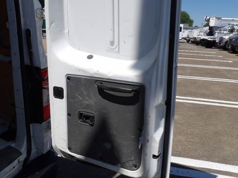 Used 2020 Nissan NV 2500 SV RWD image 35