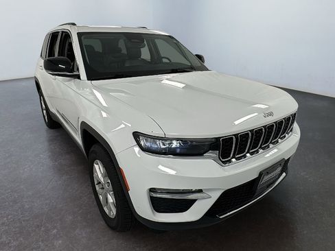 Used 2024 Jeep Grand Cherokee Limited image 1