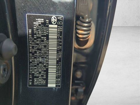 Used 2017 Toyota Corolla LE image 22