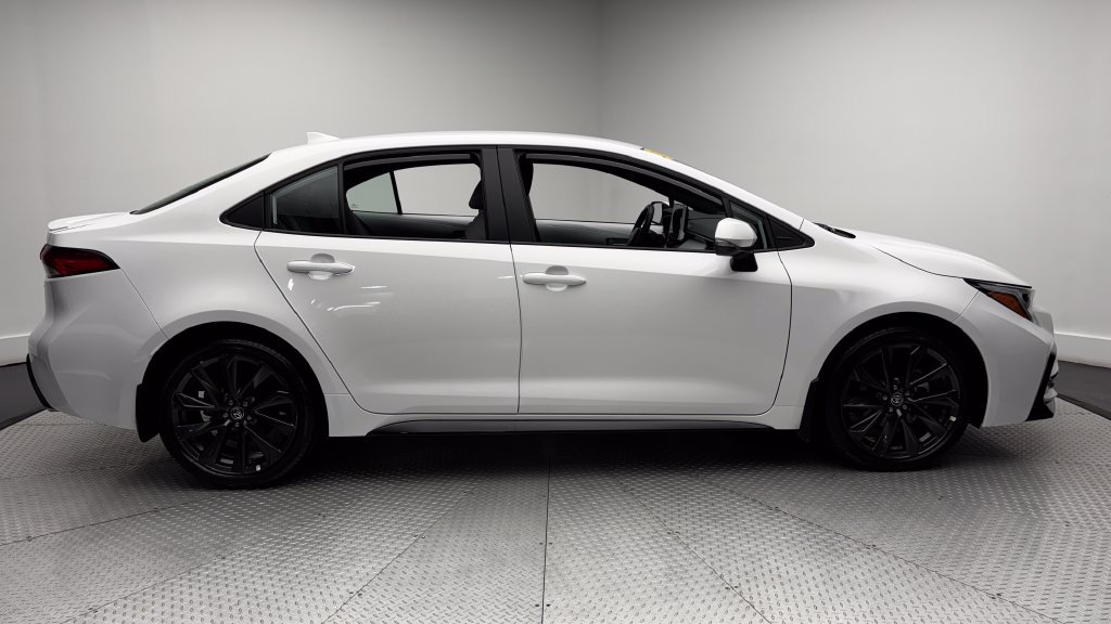 Used 2026 Toyota Corolla SE w/ SE Package FWD image 42