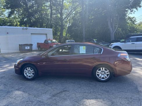 Used 2010 Nissan Altima 2.5 S FWD image 3