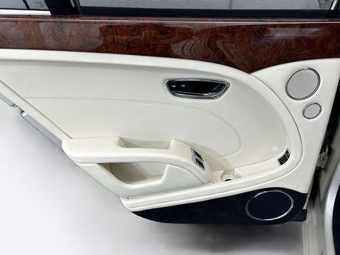 Used 2016 Bentley Mulsanne image 26