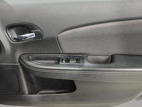 Used 2012 Dodge Avenger SXT w/ Cold Weather Group image 21