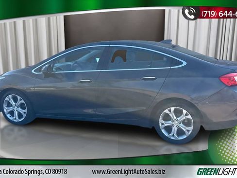 Used 2017 Chevrolet Cruze Premier FWD image 2