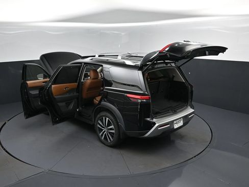 Used 2023 Nissan Pathfinder Platinum w/ Cargo Package FWD image 2