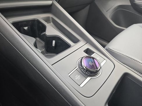 New 2026 Volkswagen Tiguan SE image 17