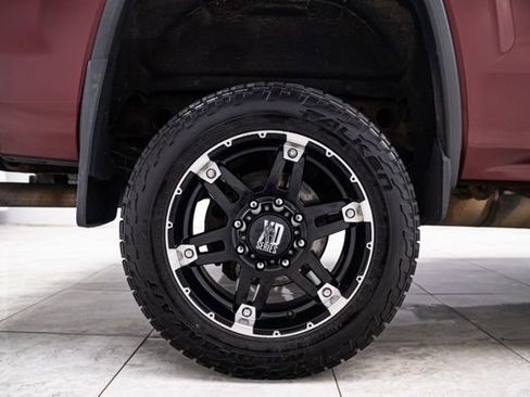 Used 2015 GMC Sierra 2500 SLT w/ Suspension Package, Off-Road AWD/4WD image 33