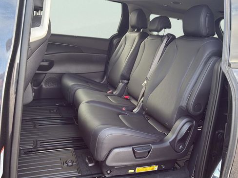 New 2026 Kia Carnival SX FWD image 25