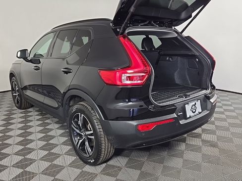 Certified 2024 Volvo XC40 B5 Core image 8