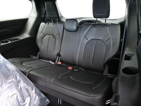 New 2026 Chrysler Pacifica Select image 28