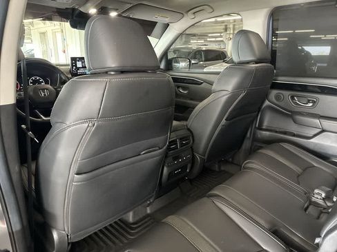 Used 2025 Honda Pilot Touring image 22