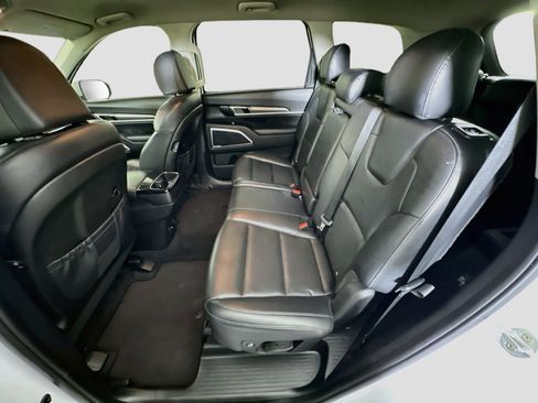 Used 2022 Kia Telluride LX AWD/4WD image 29