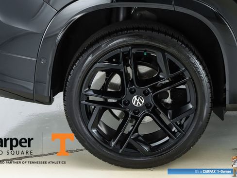 Used 2025 Volkswagen Tiguan SE R-Line image 52