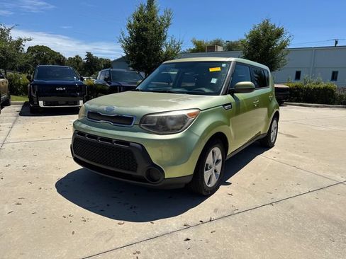 Used 2015 Kia Soul FWD image 11