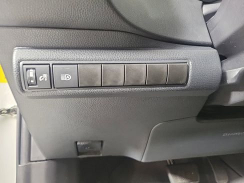 Used 2021 Toyota Corolla LE image 13