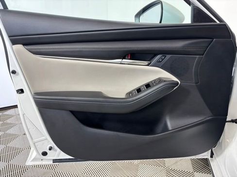 Used 2025 MAZDA MAZDA3 s FWD image 10