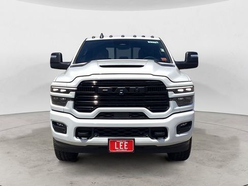 New 2026 RAM 2500 Laramie AWD/4WD image 9