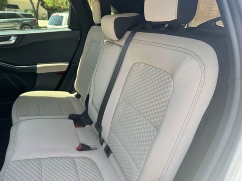 Used 2020 Ford Escape SE FWD image 9