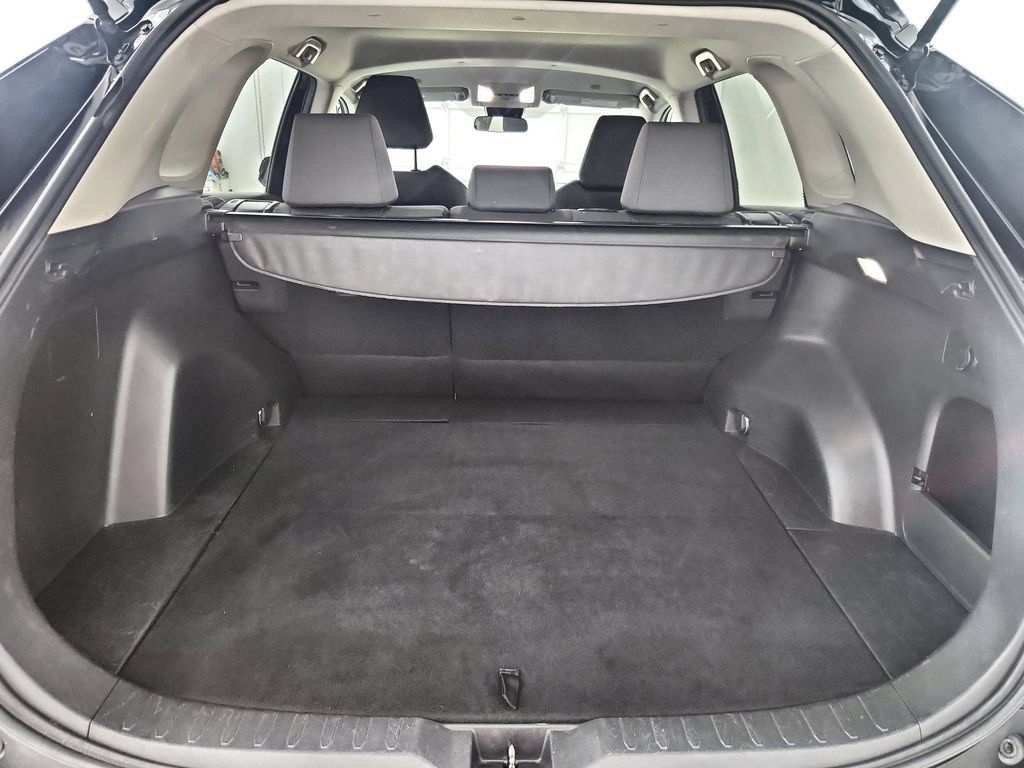 Used 2025 Toyota RAV4 XLE AWD/4WD image 33