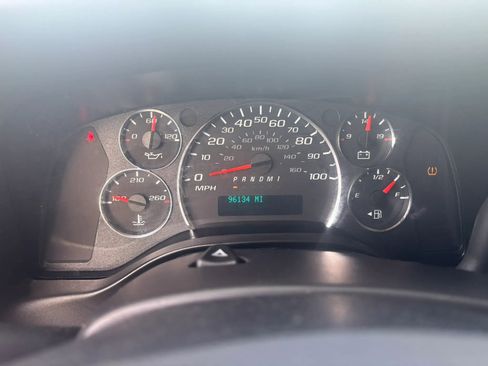 Used 2023 Chevrolet Express 2500 RWD image 13